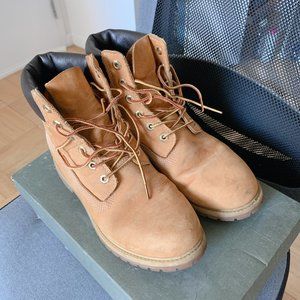 WOMEN'S 6-INCH PREMIUM WATERPROOF BOOTS SIZE 8.5W